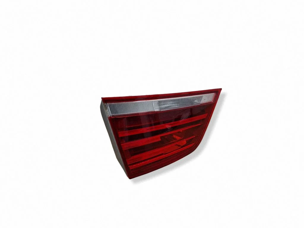 Aizmugurējais lukturis bagāžnieka vākā – BMW X3 F25 (2010-2017)