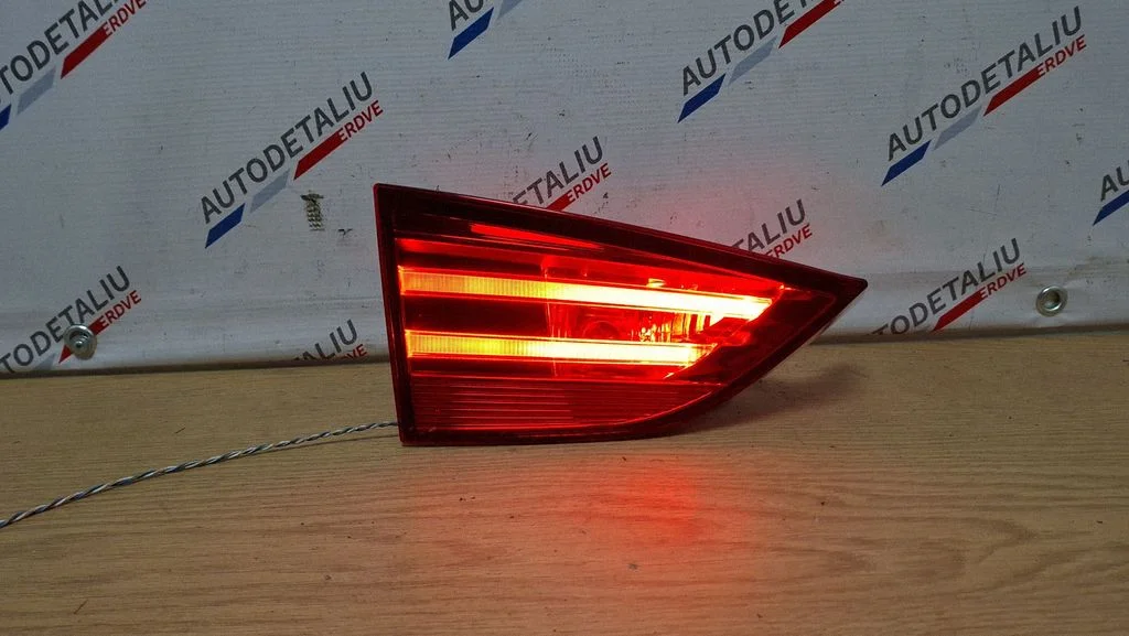 Aizmugurējais lukturis bagāžnieka vākā 63212990113