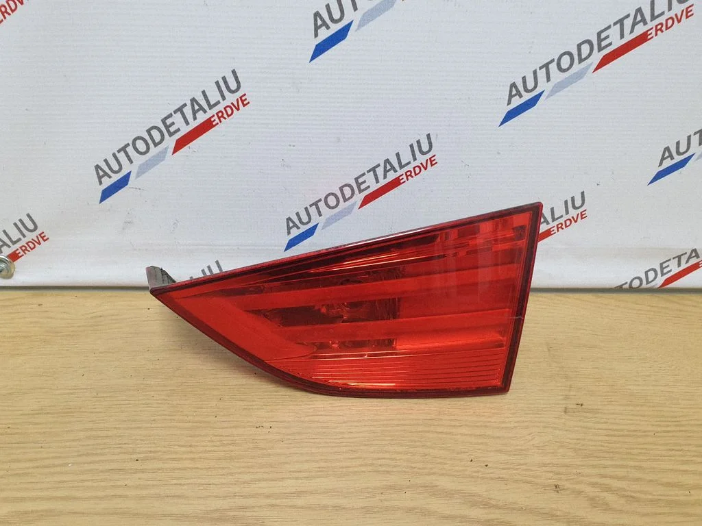 Aizmugurējais lukturis bagāžnieka vākā 2992480