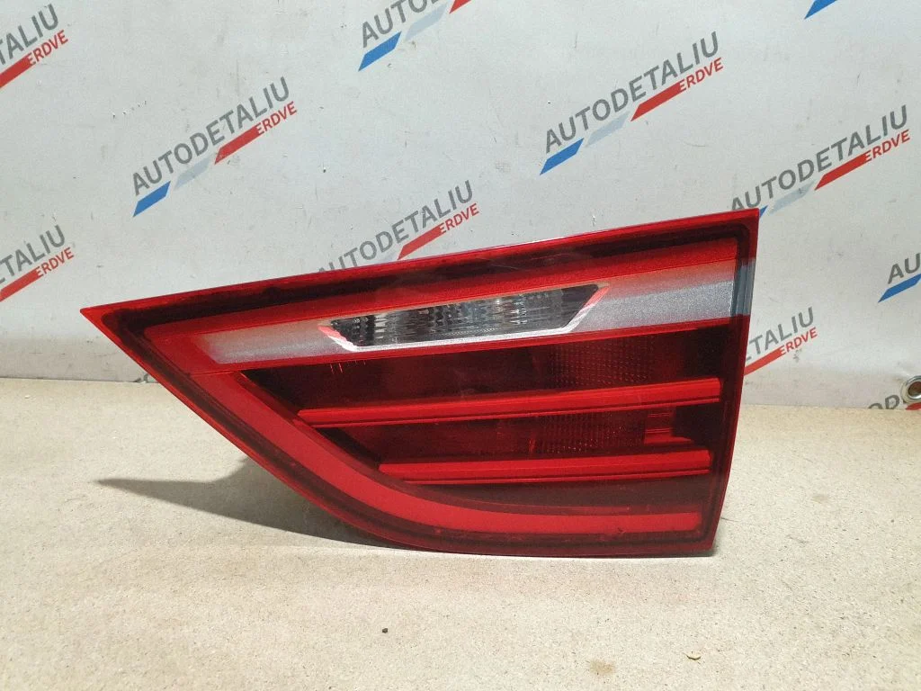 Aizmugurējais lukturis bagāžnieka vākā 7461610