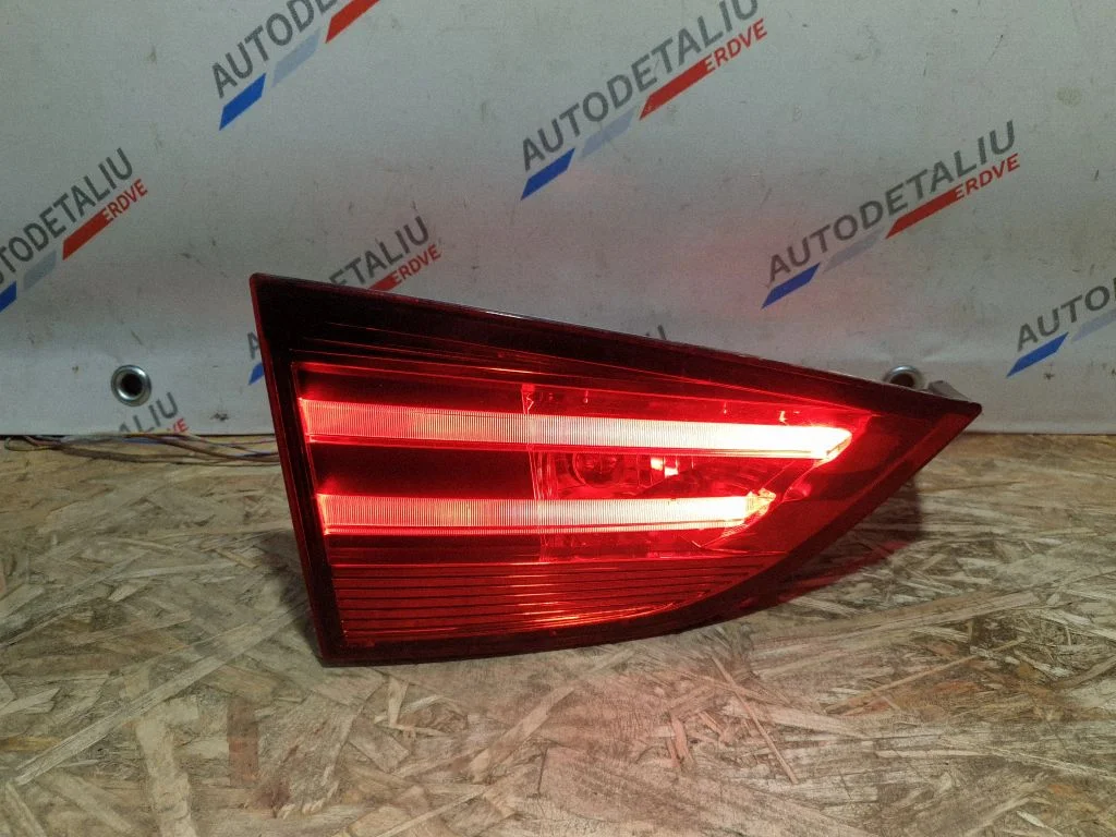 Aizmugurējais lukturis bagāžnieka vākā 2990113