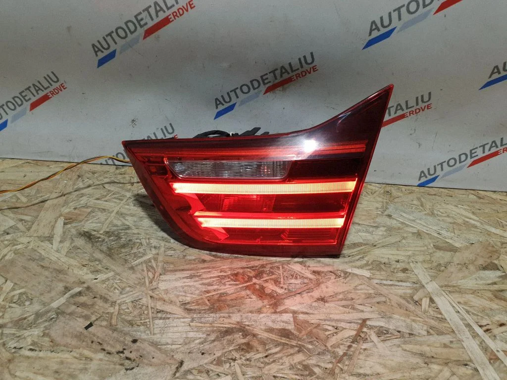 Aizmugurējais lukturis bagāžnieka vākā 2574710