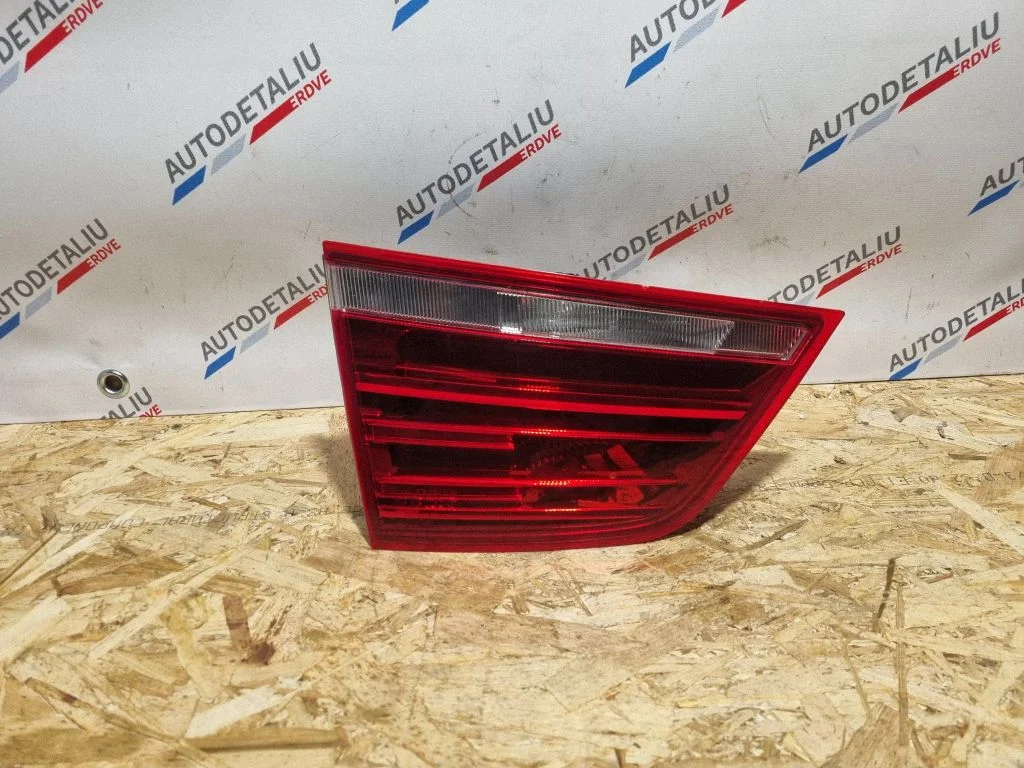 Aizmugurējais lukturis bagāžnieka vākā 7217309