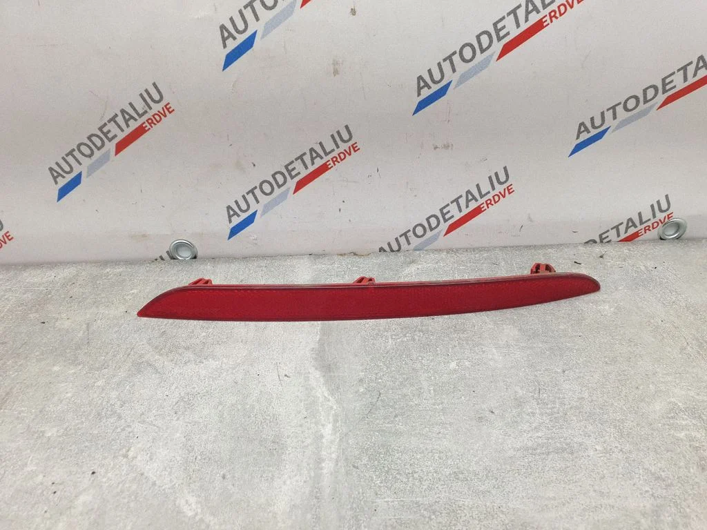 Aizmugurējais atstarotājs 7450640