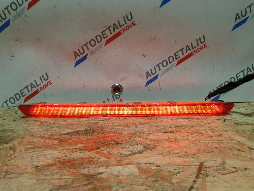 Papildu stopgaismas lukturis 8379691