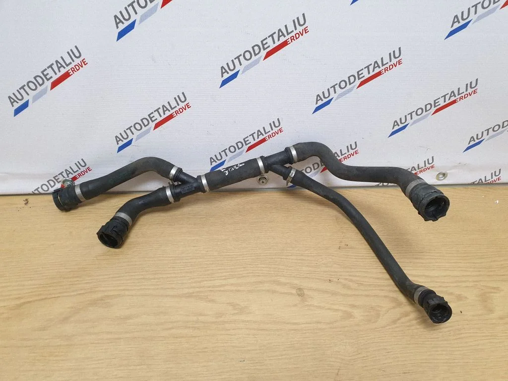 Mootori jahutusvedeliku toru / voolik 8676894