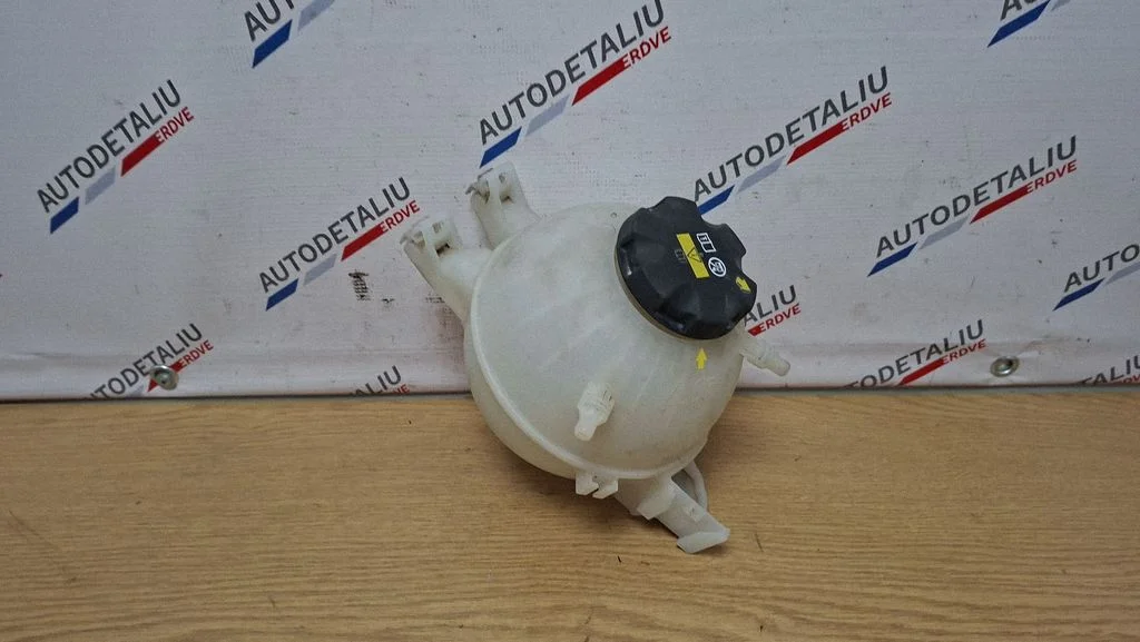 Jahutusvedeliku paisupaak 7925685