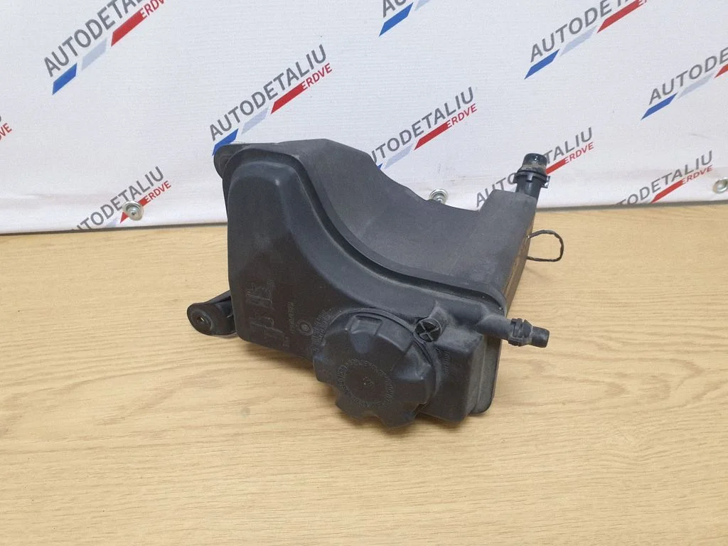 Zbiorniczek wyrównawczy płynu chłodniczego – BMW Seria 3 E92 E93 (2005-2014)
