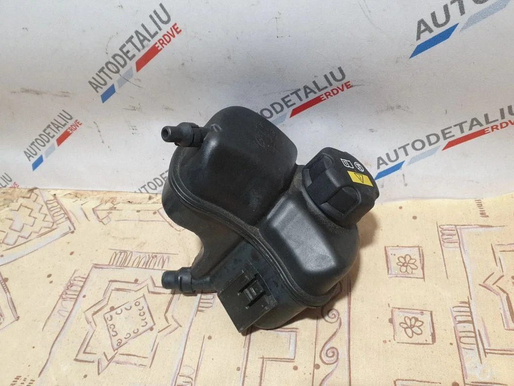 Dzesēšanas šķidruma izplešanās tvertne 8610653