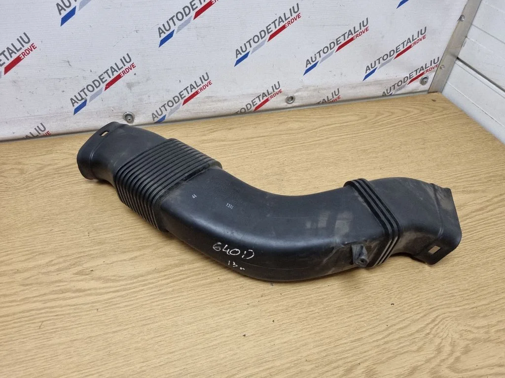 Air intake duct part – BMW 6 Series F12 F13 (2010-2018)