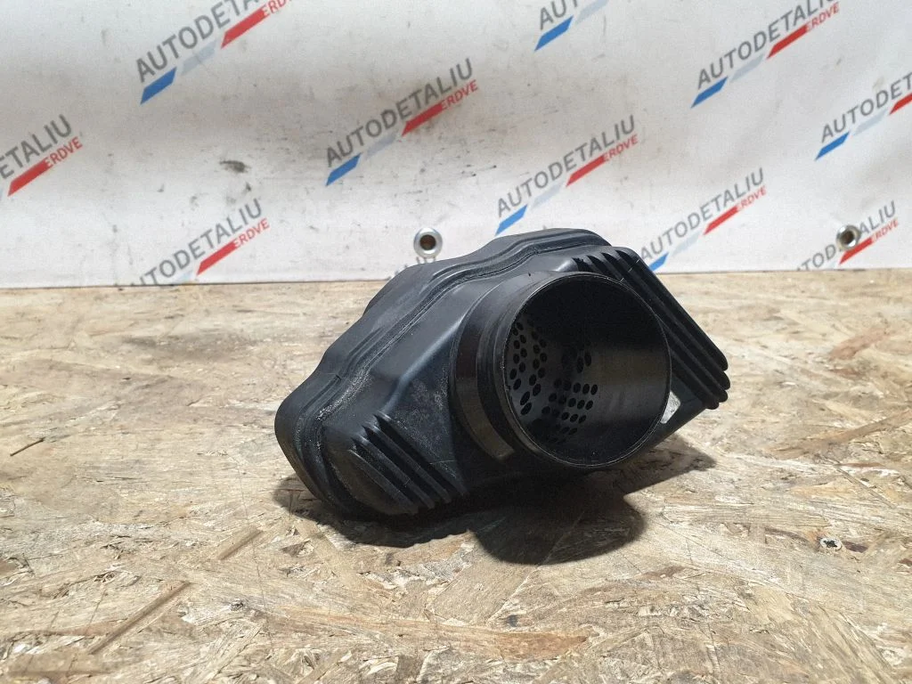 Rura dolotowa turbosprężarki 8513672