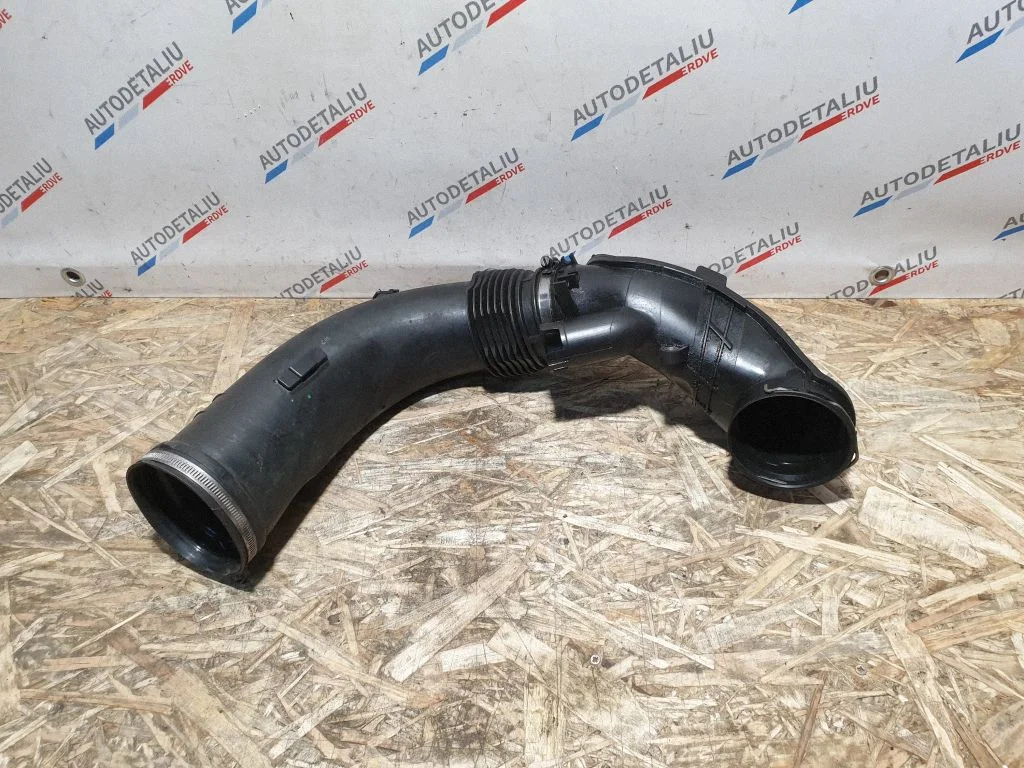 Gaisa caurule uz turbīnu – BMW X5 F15 (2013-2017)
