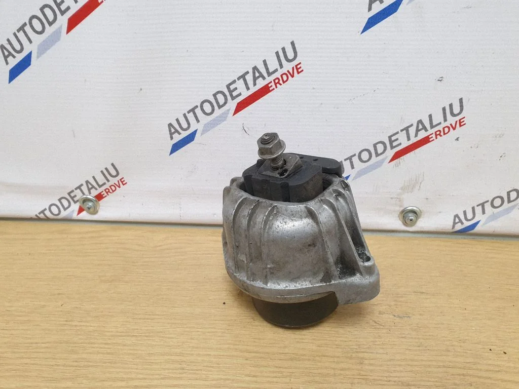 Dzinēja spilvens – BMW 3. sērija E92 E93 (2005-2014)