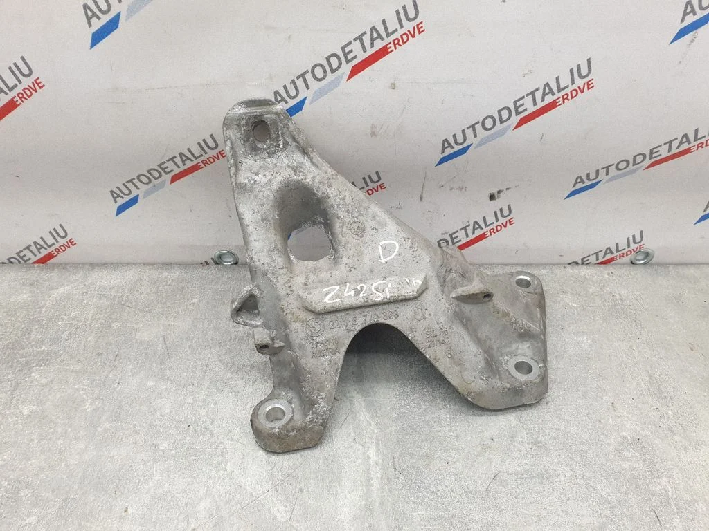 Wspornik silnika 6779368