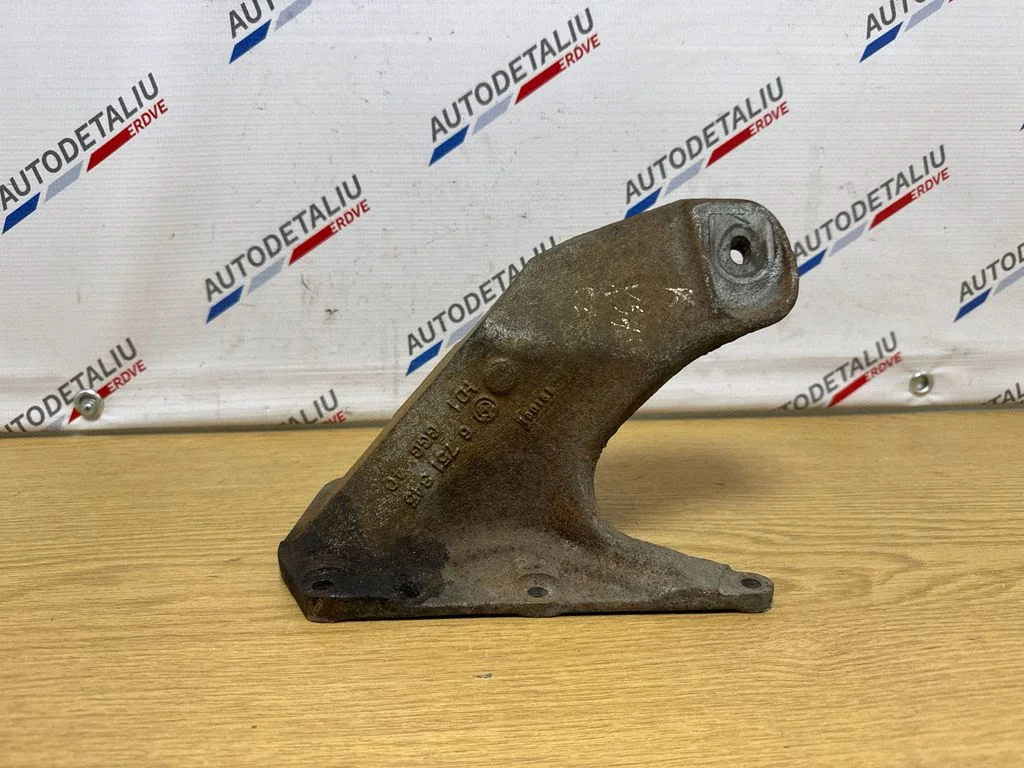Dzinēja stiprinājuma kronšteins 6751345