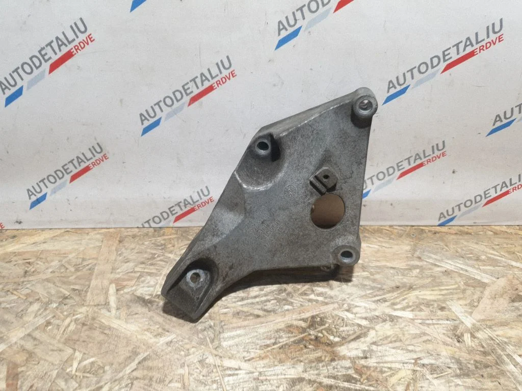 Dzinēja stiprinājuma kronšteins 6775041