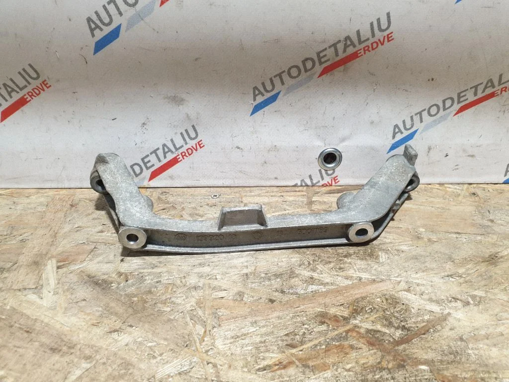 Dzinēja stiprinājuma kronšteins 7626293