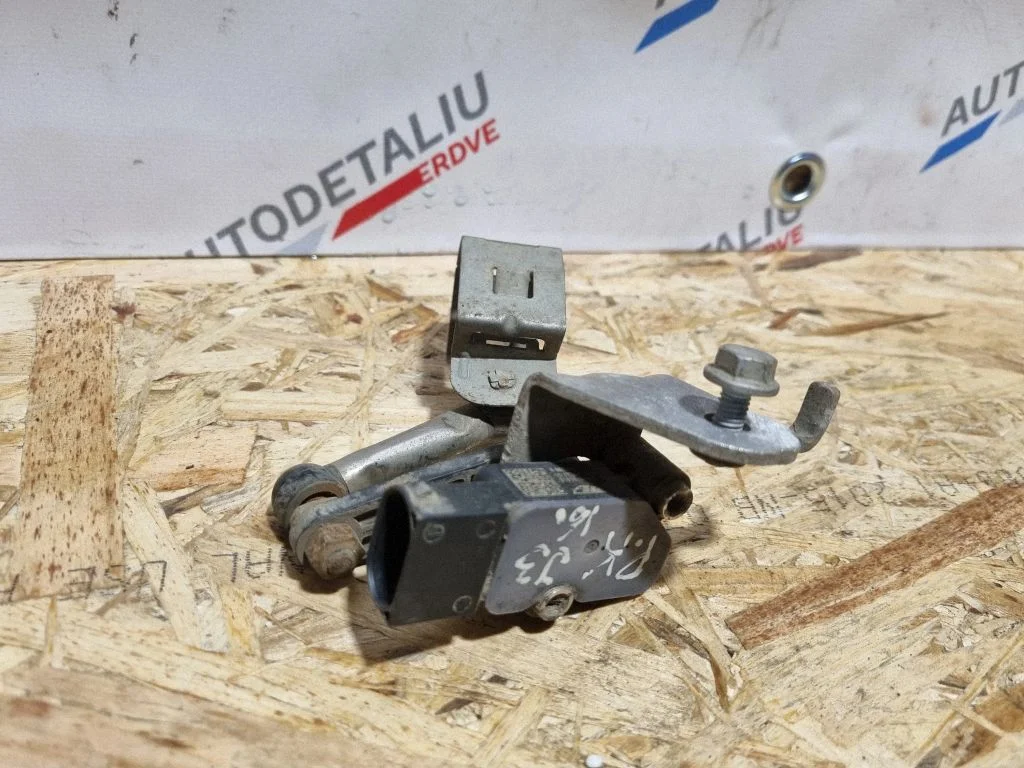 Kõrgusandur (esitulede) 6867646