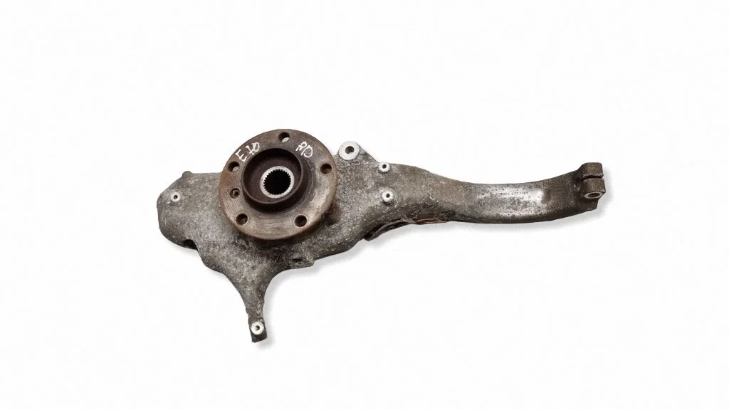 Front wheel hub 6773784