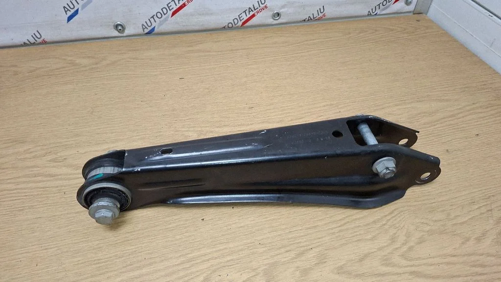 Tagumine ülemine õõtshoob – BMW X3 F25 (2010-2017)