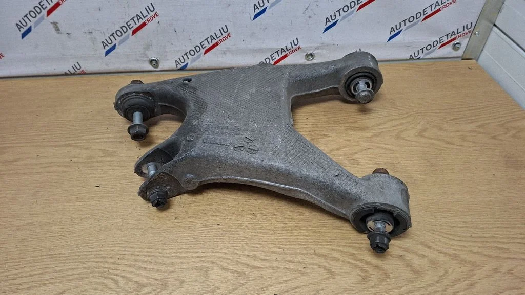 Tagumine ülemine õõtshoob 6865899