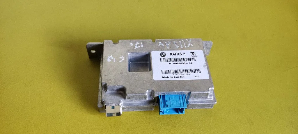 Camera control unit module 6992830