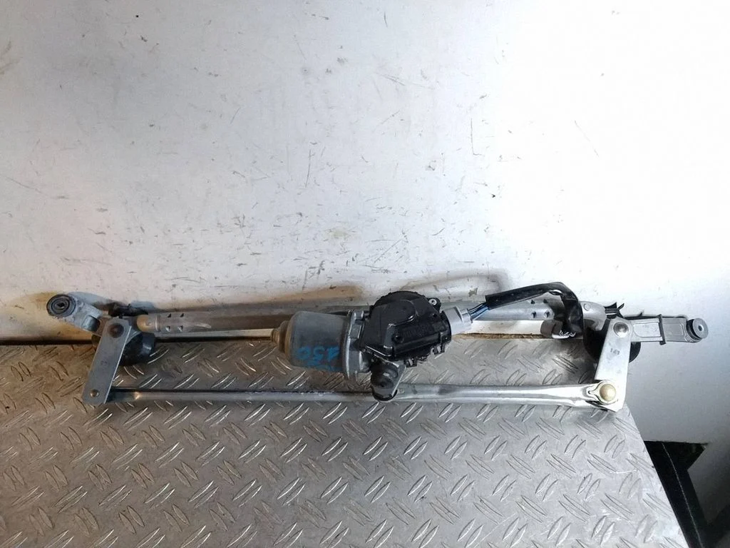 Front wiper linkage – Toyota Land Cruiser (J150) (2009-)
