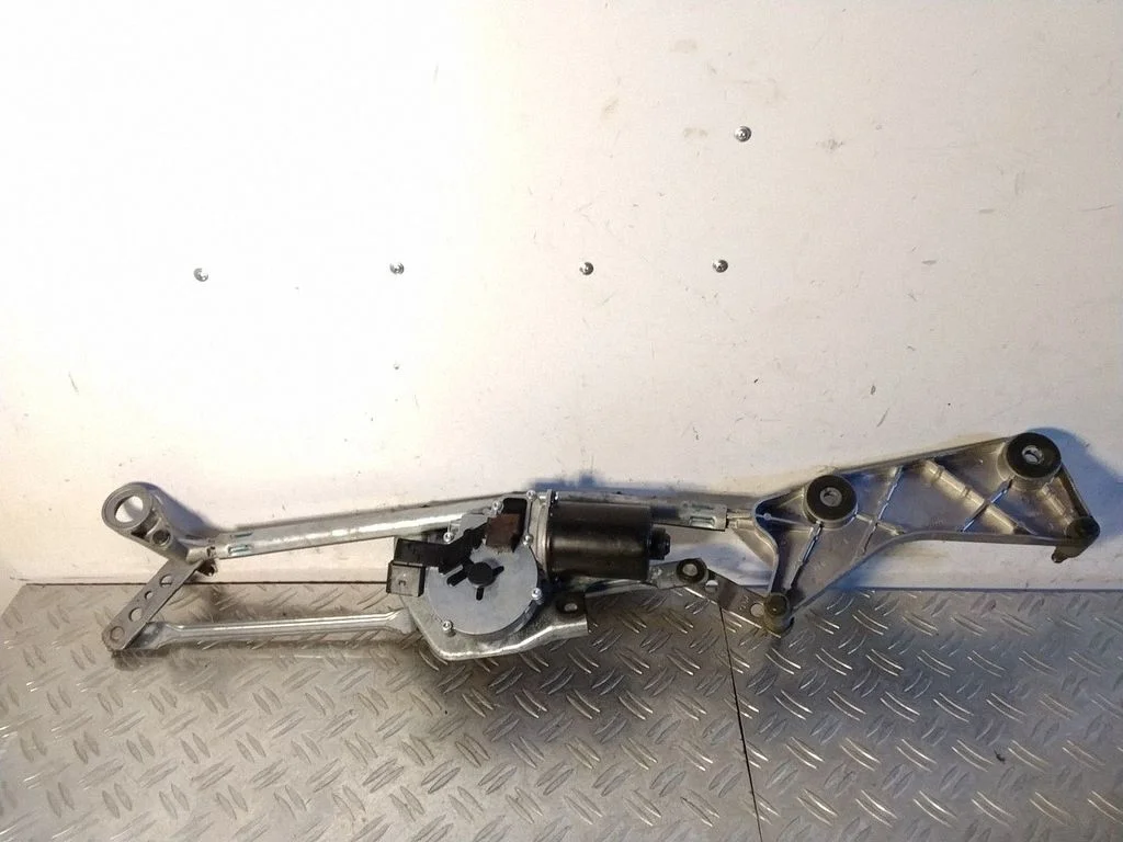 Front wiper linkage