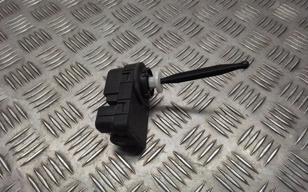 Headlight level adjustment motor 00745701