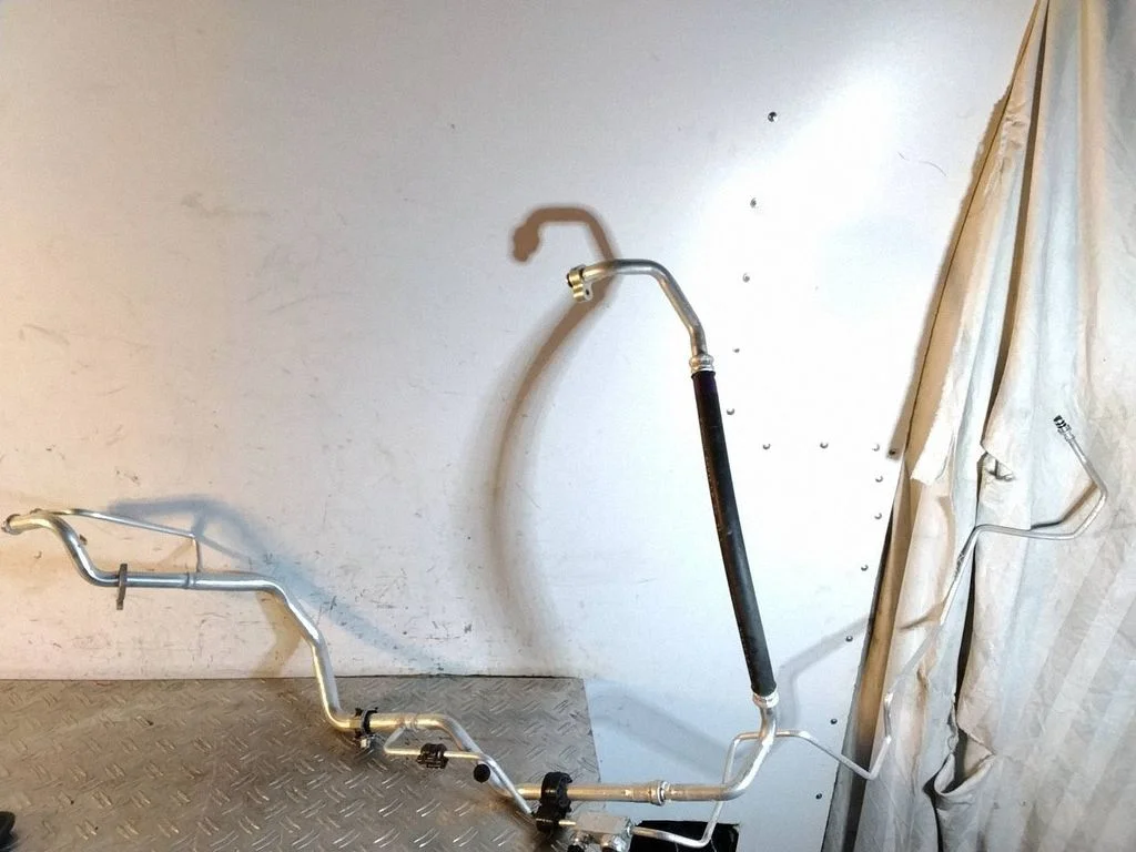 Air conditioning (A/C) pipe/hose