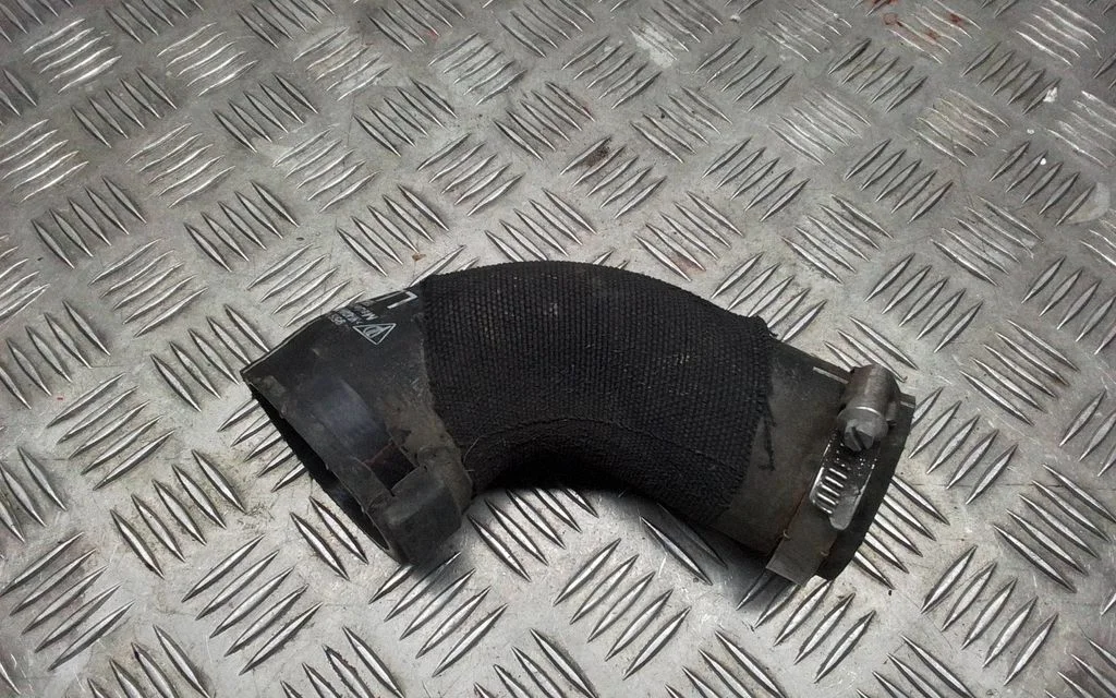 Intercooler hose/pipe 95B145833