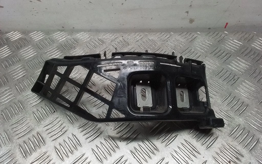 Rear bumper mounting bracket A2128853565