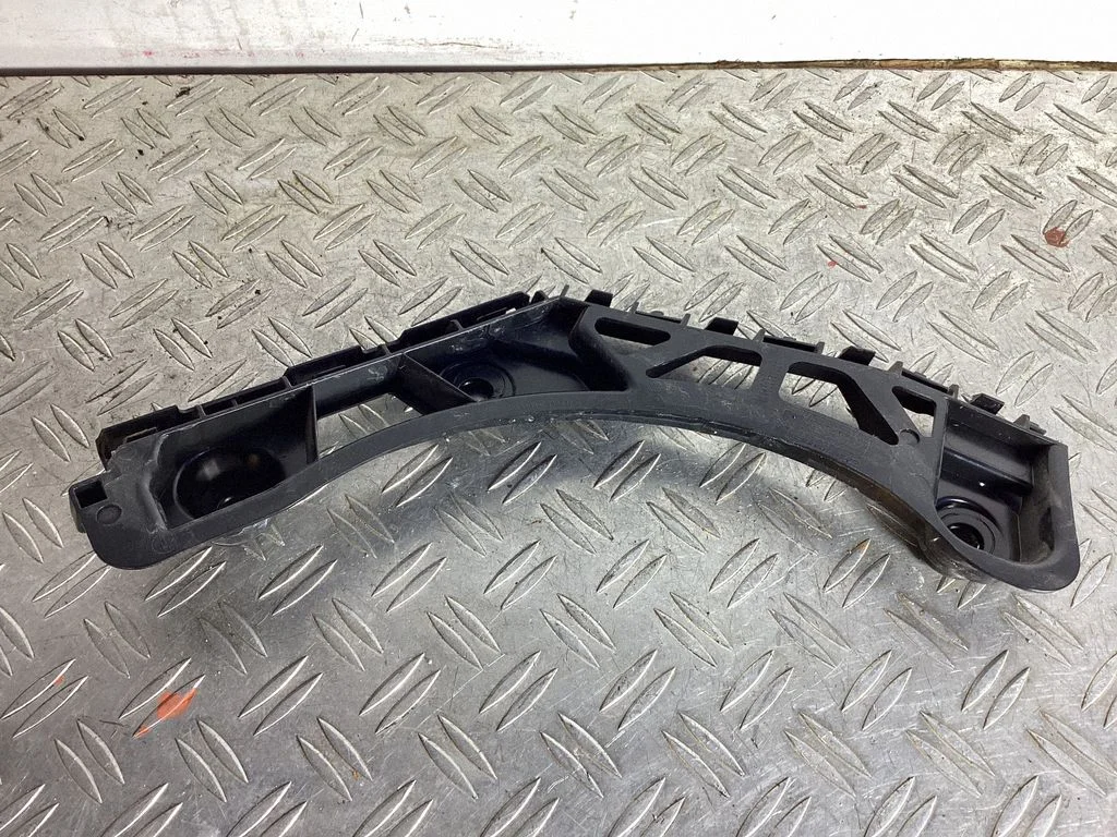 Rear bumper mounting bracket 5NA807394