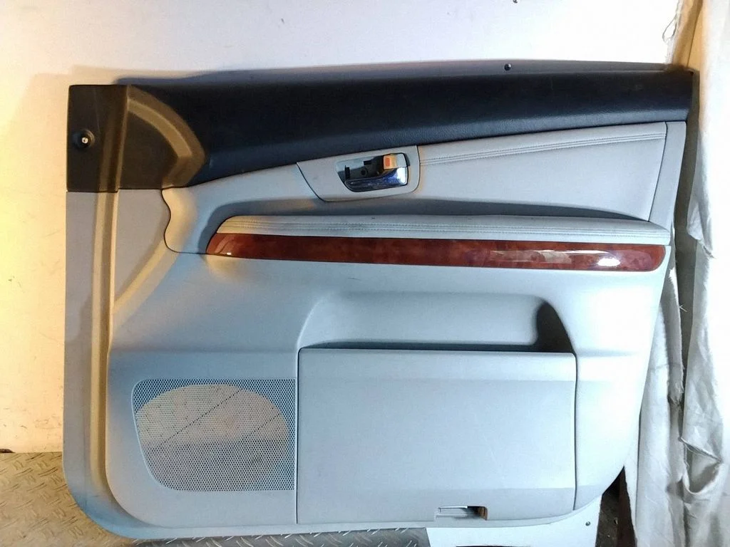 Eesmiste uste sisevooder – Lexus RX III (2008-2015)