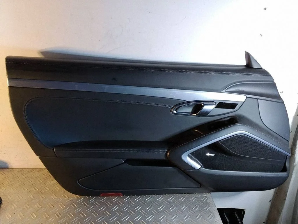 Eesmiste uste sisevooder – Porsche 911 991 (2011-2019)