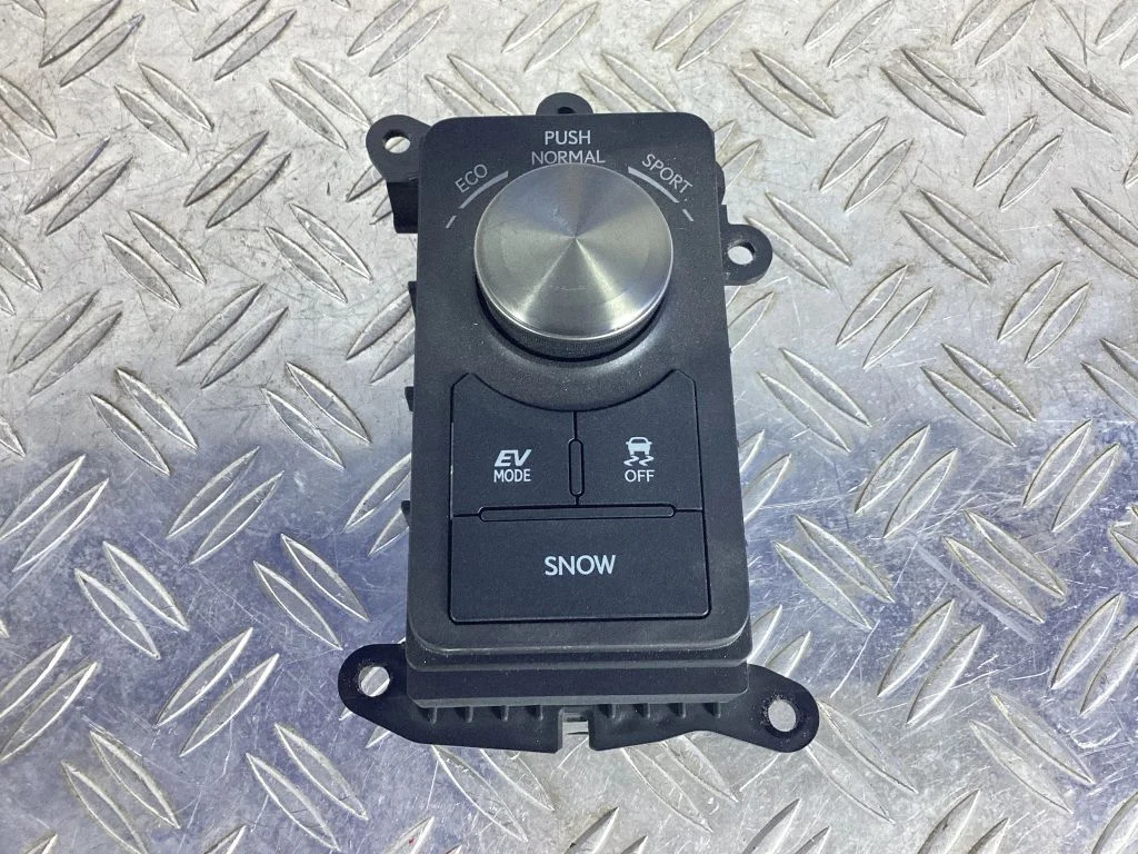 Multifunctional control switch/knob – Lexus RC (2014-)