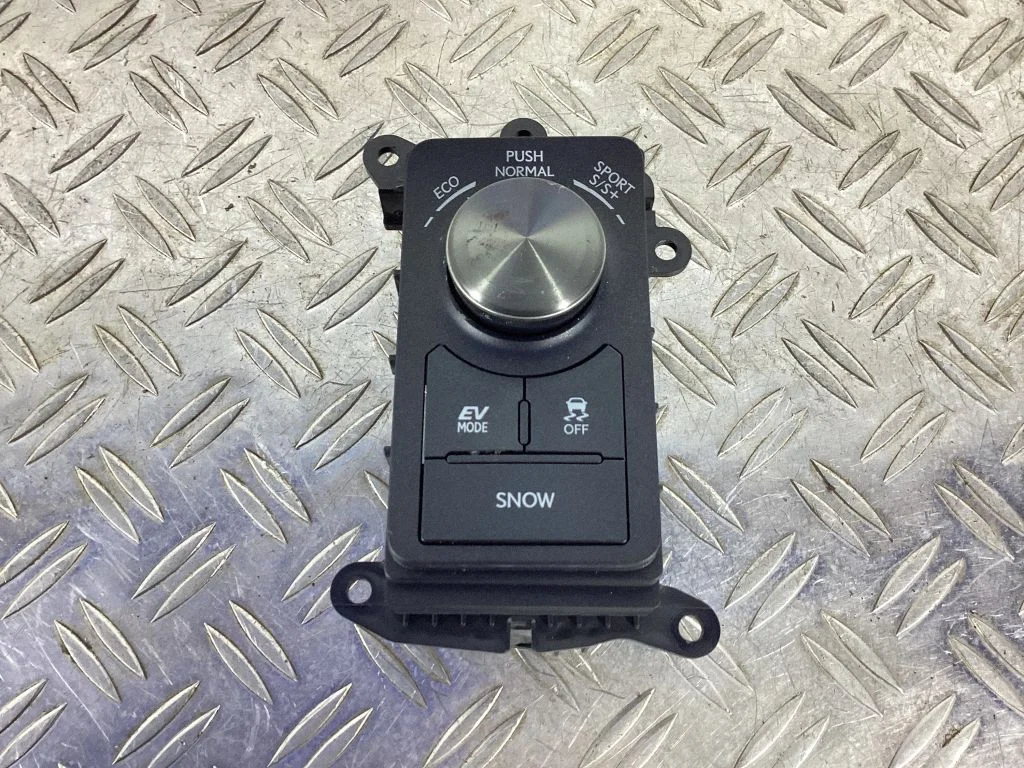 Multifunctional control switch/knob – Lexus RC (2014-)