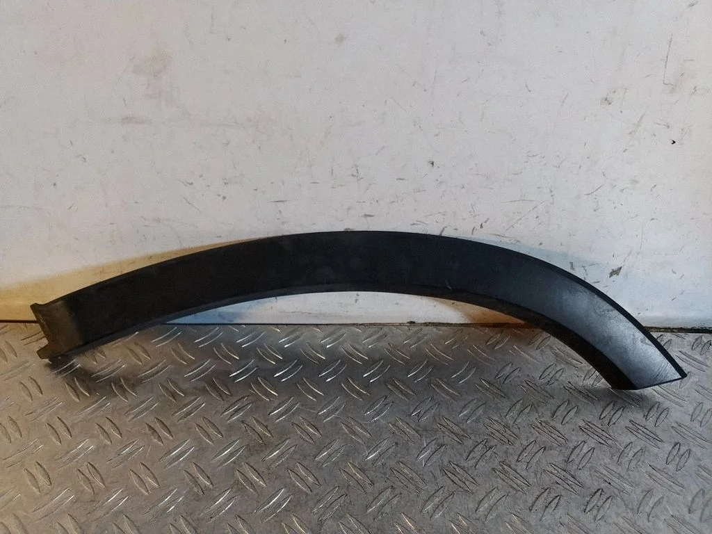 Rear arch trim – Lexus RX 450H (2016-)