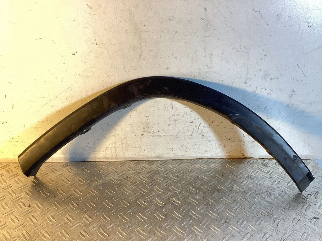 Rear arch trim – Lexus RX 450H (2016-)
