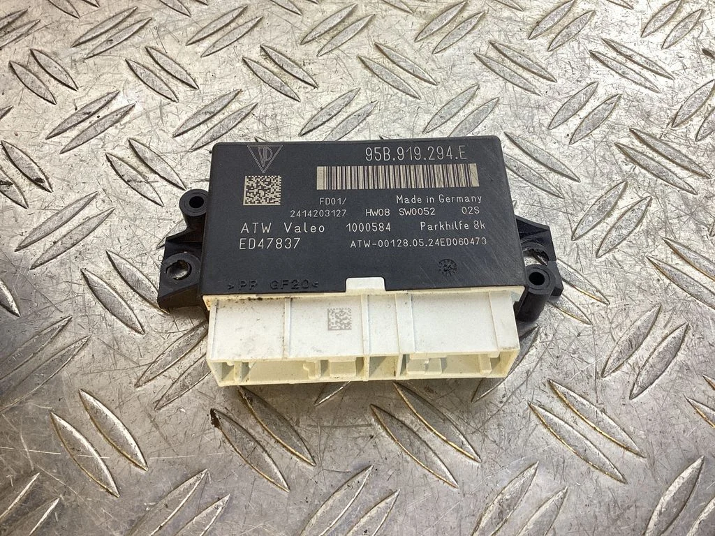 Parkimisandurite (PDC) juhtplokk – Porsche Macan (95B) (2019-)
