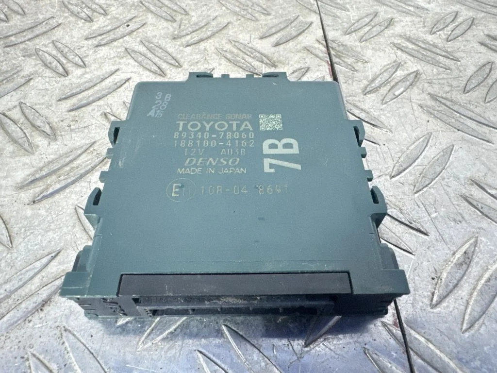Parkimisandurite (PDC) juhtplokk – Lexus RX III (2008-2015)