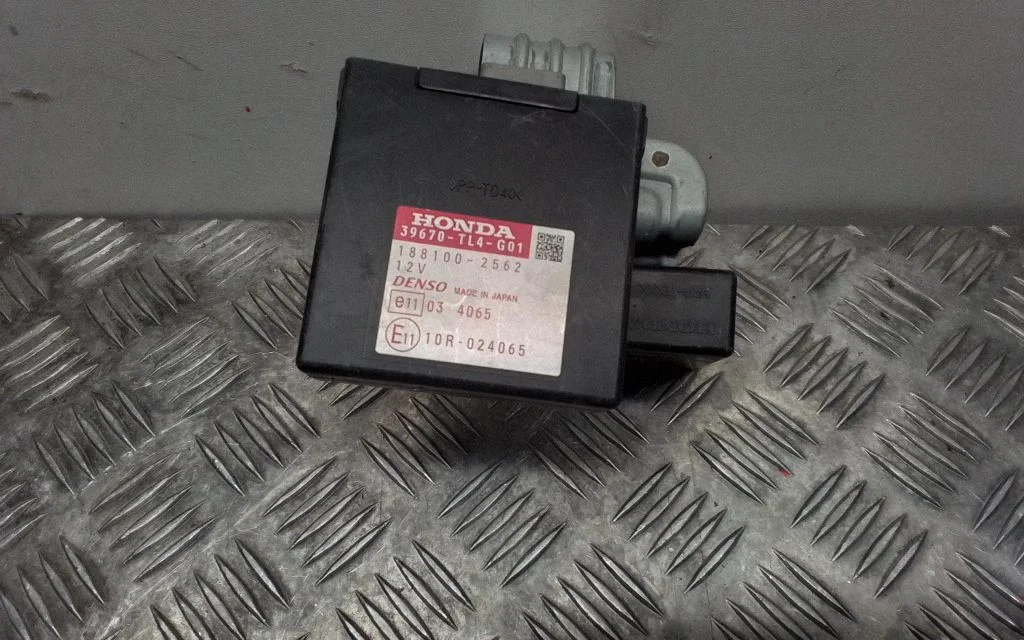 Parkimisandurite (PDC) juhtplokk – Honda Accord (2008-2016)