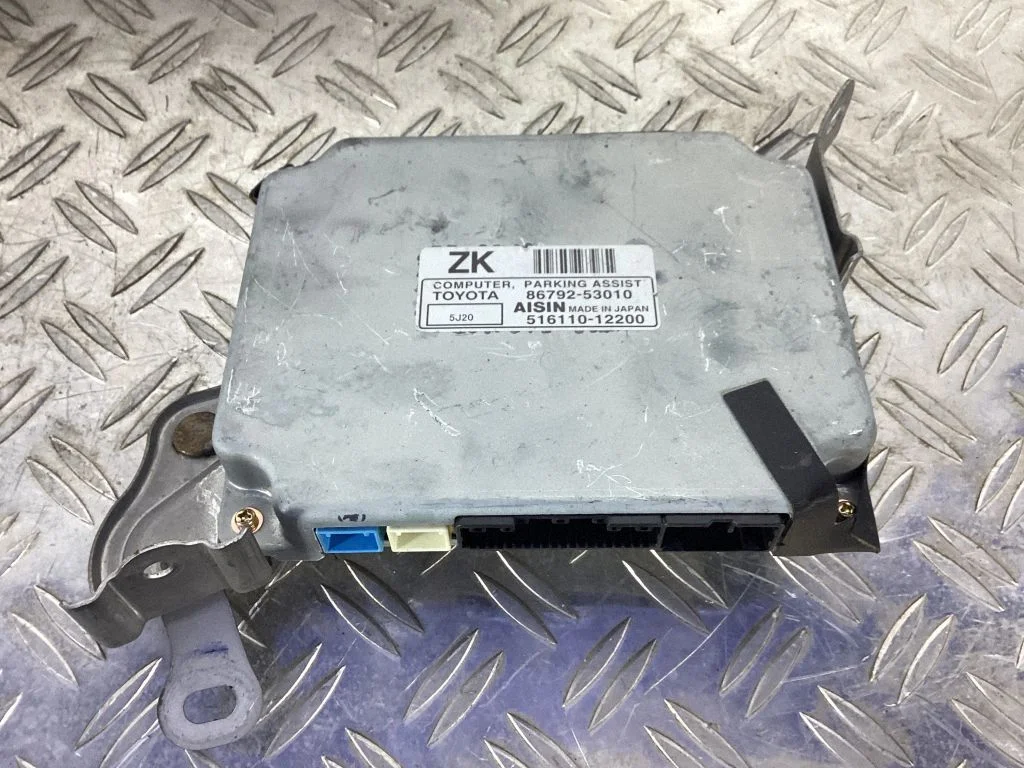 Parkimisandurite (PDC) juhtplokk – Lexus IS III XE30 (2013-2020)
