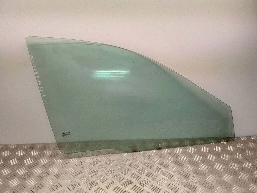 Front door window glass four-door – Volvo S40, V40 (1995-2004)