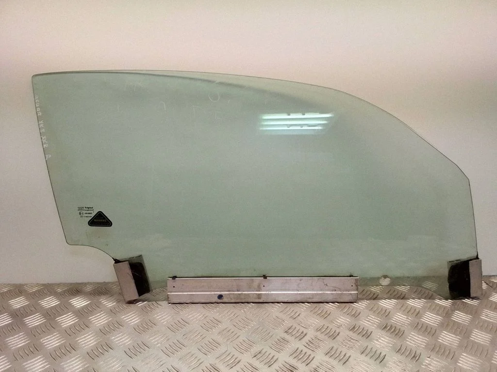 Front door window glass four-door – Jaguar XK-Series XK8 - XKR (1996-2006)