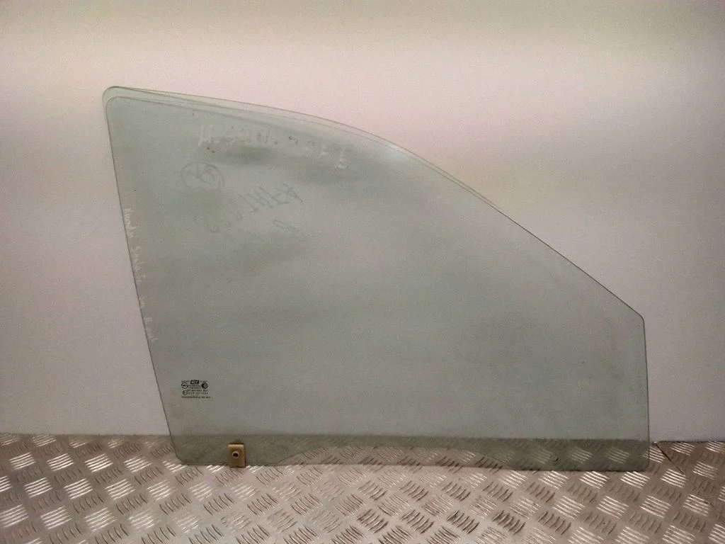 Front door window glass four-door – Hyundai Santa Fe (2000-2006)