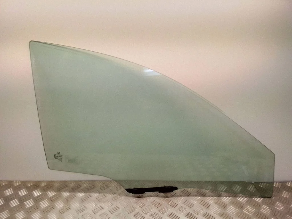 Front door window glass four-door – Honda CR-V (2007-2012)