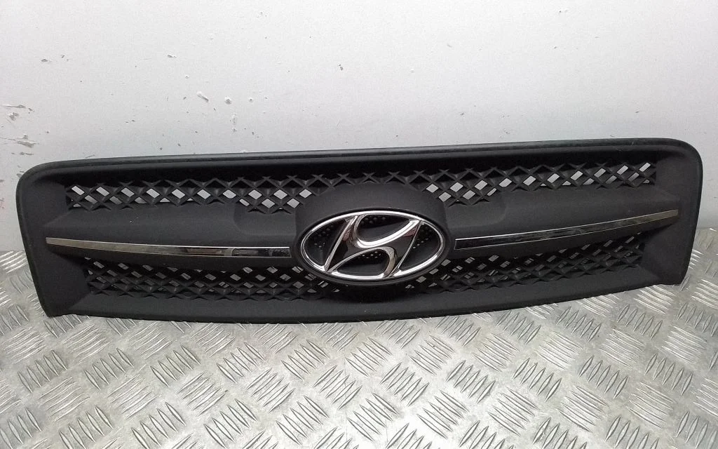 Esivõre – Hyundai Tucson JM (2004-2009)