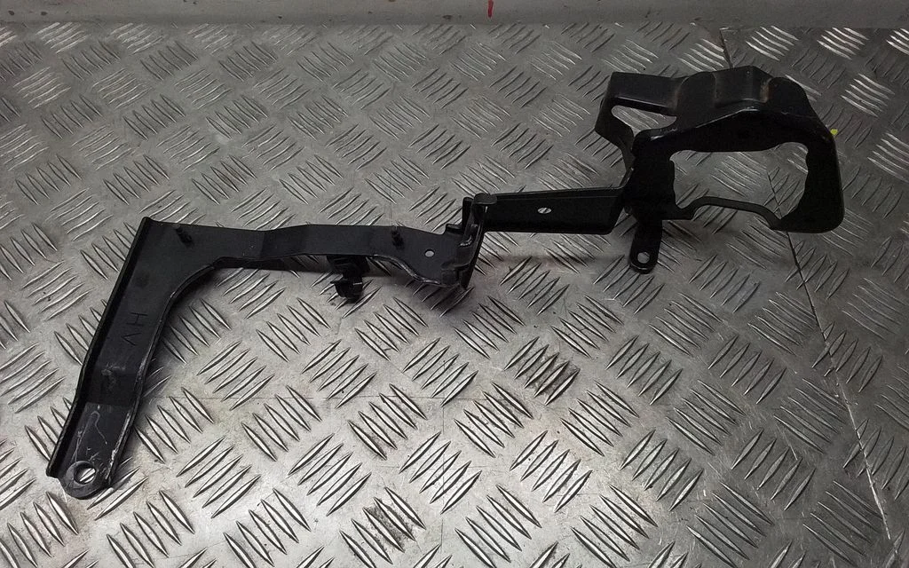 Radiator support slam panel bracket – Lexus RX III (2008-2015)