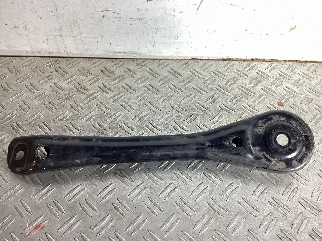 Radiator support slam panel bracket – Lexus NX (2021-)